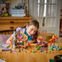 LEGO® Friends Koselig høsthytte 42705
