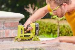 Ryobi ONE+ R18ST50-0 stiftepistol u/batteri